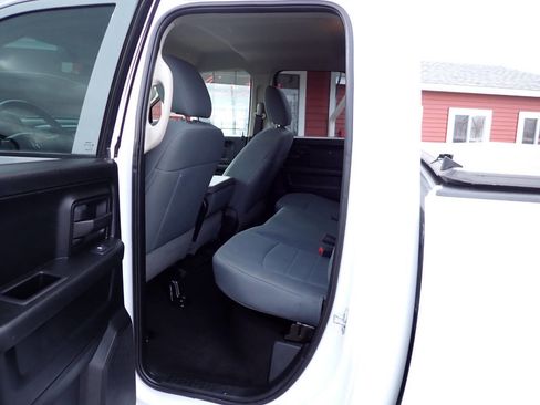 Used 2017 RAM 1500 ST w/ SXT Appearance Group image 8