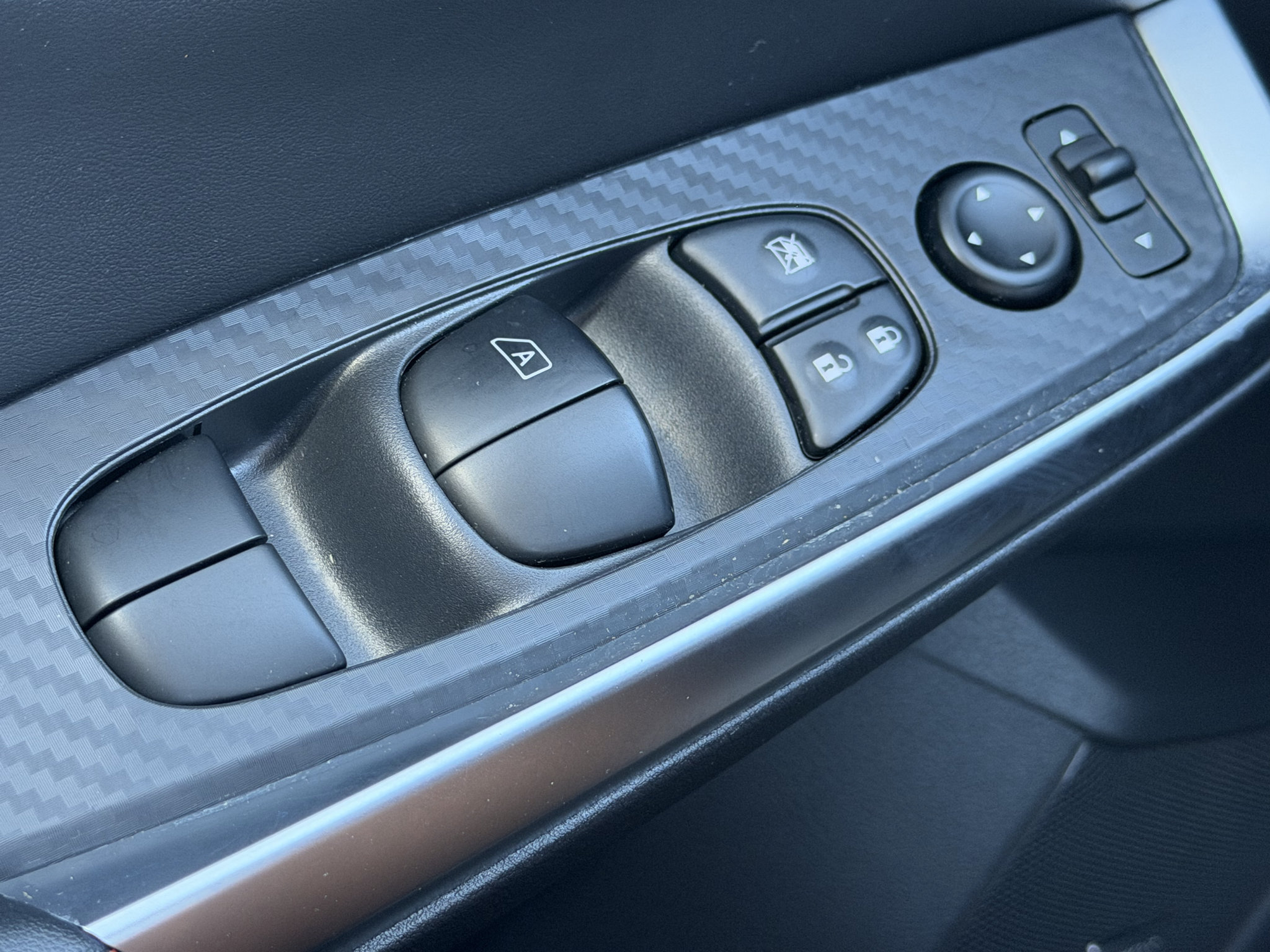 Used 2025 Nissan Sentra SR w/ SR Premium Package FWD image 22