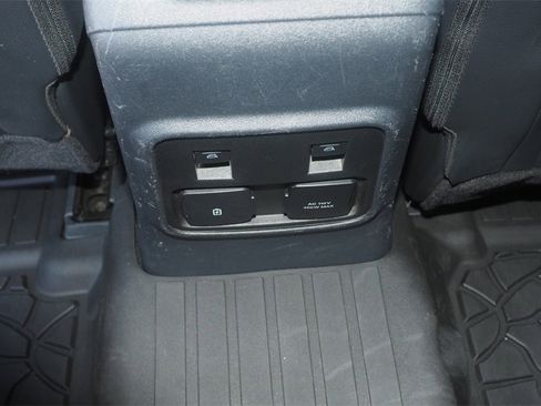 Used 2022 Ford Bronco Wildtrak image 14