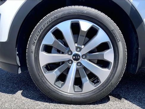 Used 2021 Kia Telluride EX w/ EX Premium Package FWD image 8
