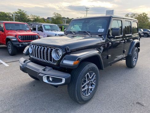 New 2025 Jeep Wrangler Unlimited Sahara w/ Safety Group AWD/4WD image 7