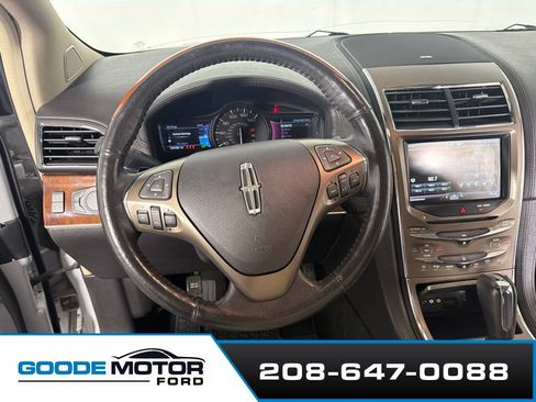 Used 2013 Lincoln MKX AWD image 12