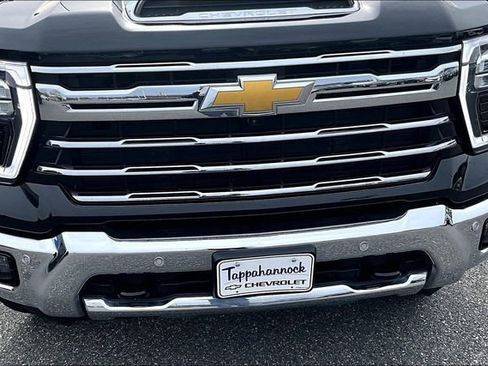 Used 2024 Chevrolet Silverado 2500 LTZ w/ LTZ Premium Package image 34