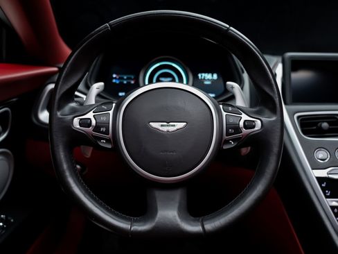 Used 2019 Aston Martin DB11 Volante RWD image 43