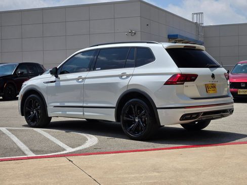 Used 2024 Volkswagen Tiguan SE R-Line FWD image 5