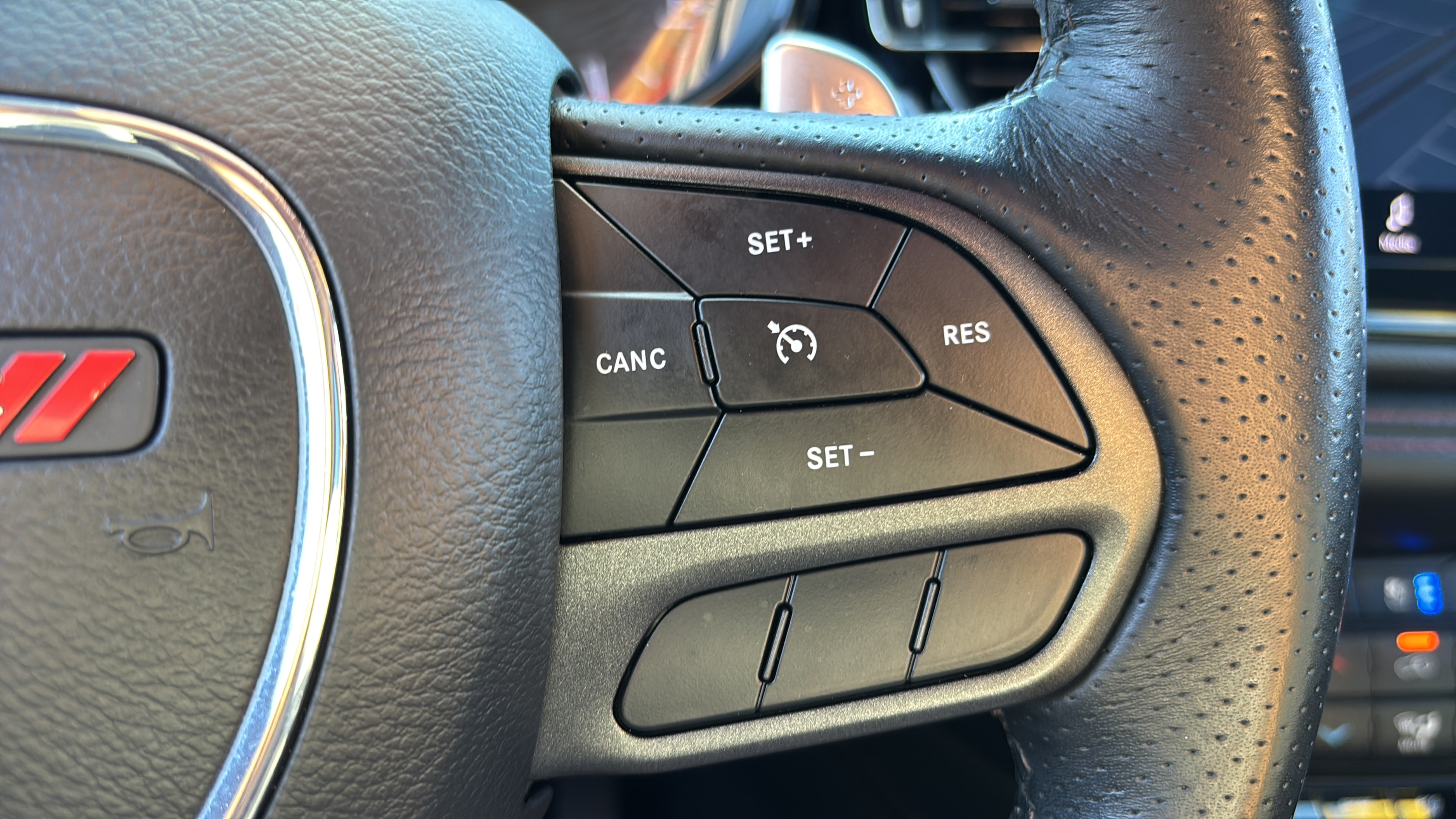 Used 2022 Dodge Durango R/T w/ Blacktop Package AWD/4WD image 28