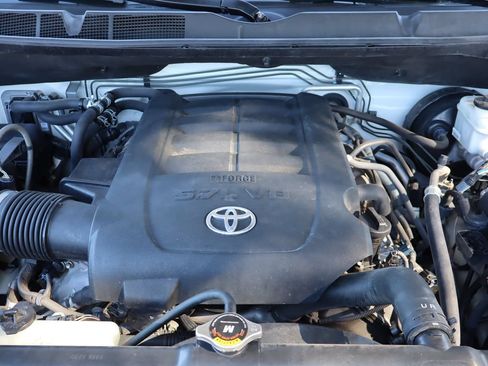 Used 2014 Toyota Sequoia Platinum RWD image 41