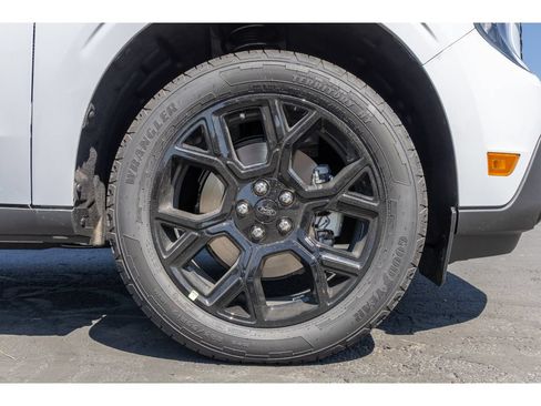 Used 2025 Ford Maverick XLT w/ XLT Luxury Package AWD/4WD image 8