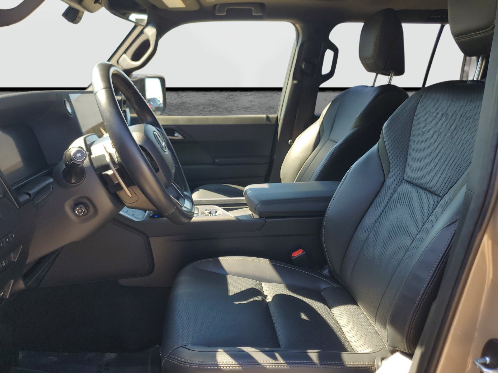 Used 2026 Lexus GX 550 w/ Accessory Package (32) AWD/4WD image 18