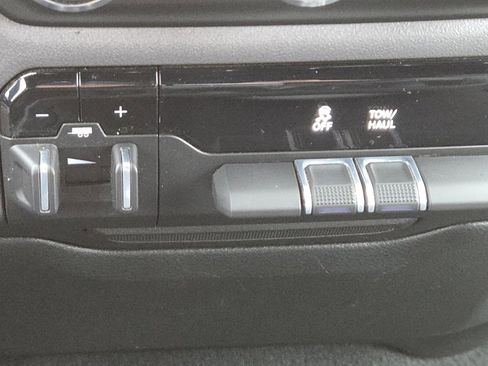 Used 2022 RAM 2500 Big Horn image 4