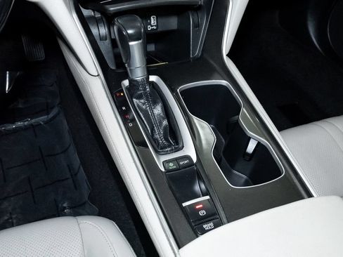 Used 2018 Honda Accord Touring image 22