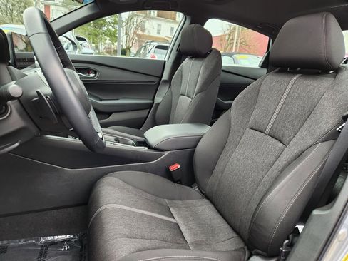 Used 2025 Honda Accord Sport image 10