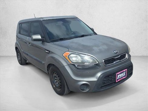 Used 2013 Kia Soul FWD image 8