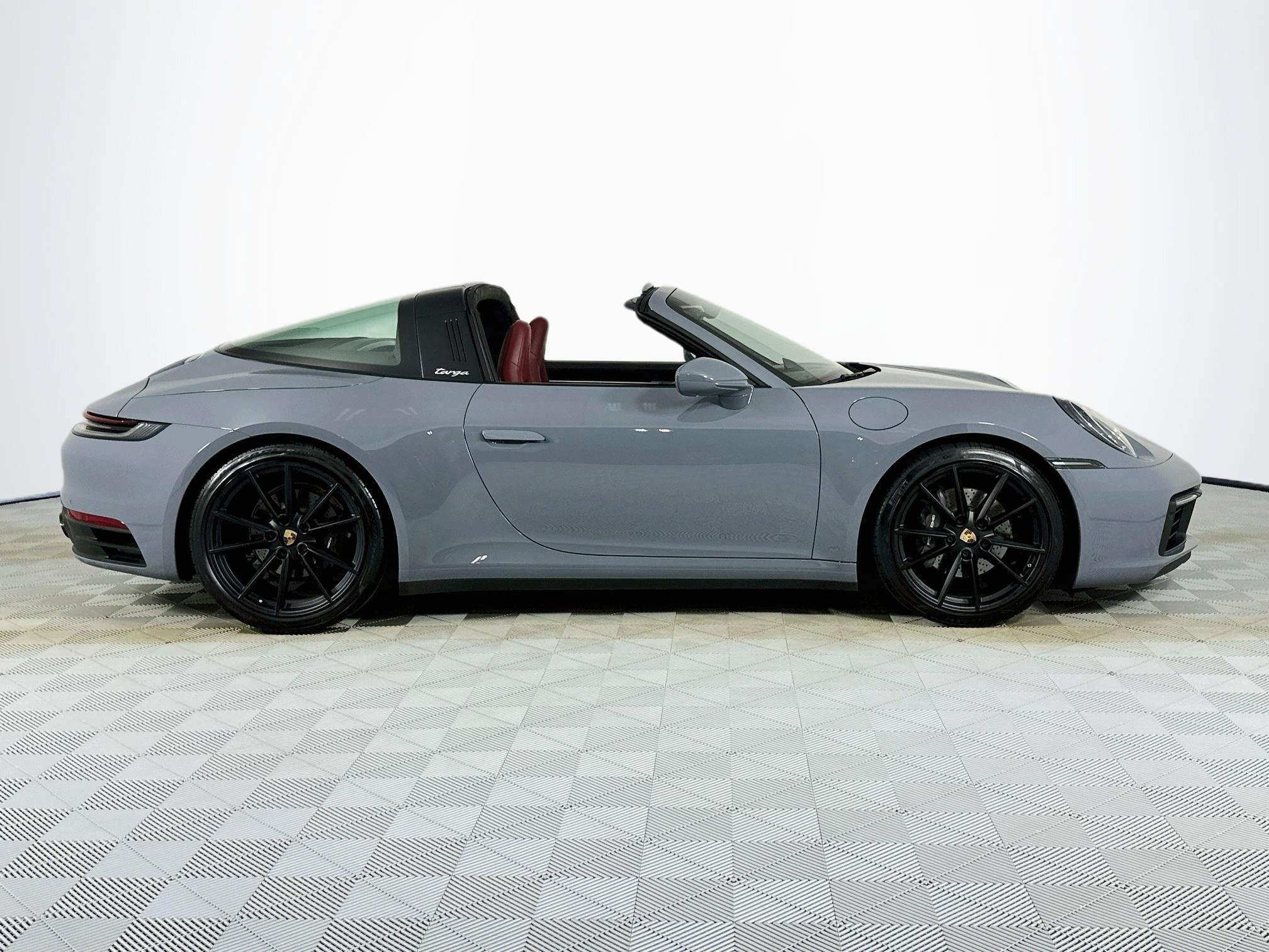 Used 2024 Porsche 911 Targa 4 AWD/4WD image 4