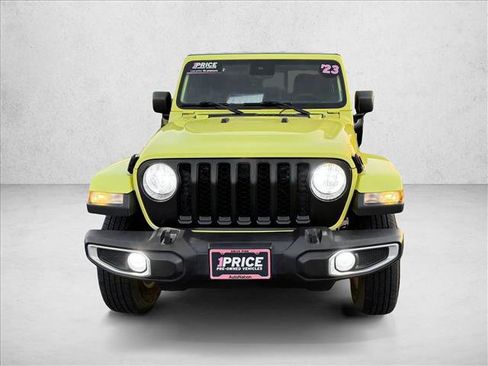 Used 2023 Jeep Gladiator Sport image 2