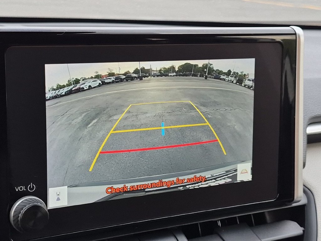 Used 2025 Toyota RAV4 XLE AWD/4WD image 19