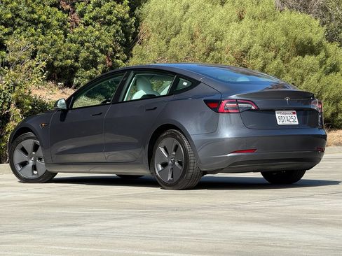 Used 2023 Tesla Model 3 Standard Range RWD image 2