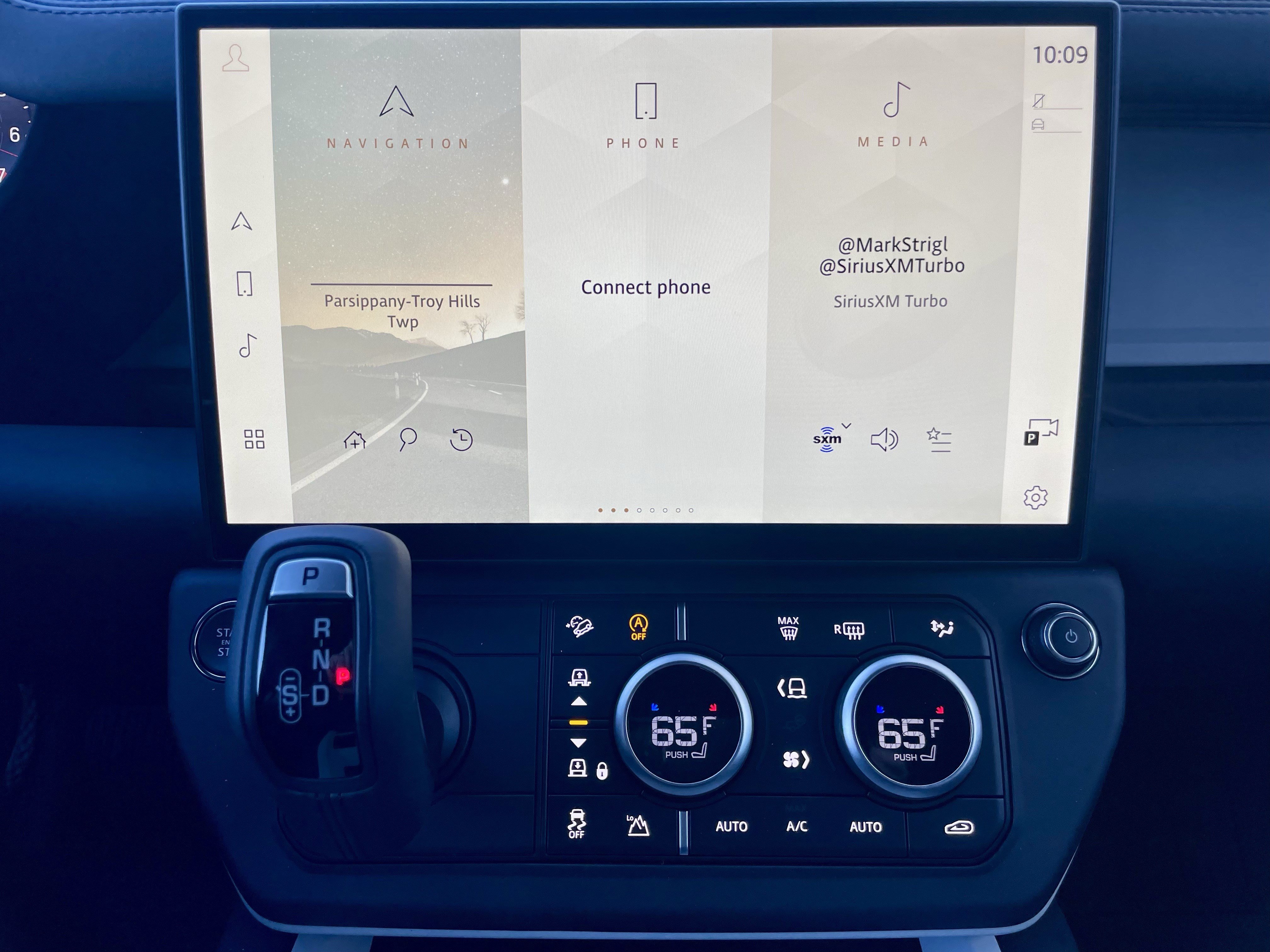 New 2026 Land Rover Defender 110 X-Dynamic SE AWD/4WD image 19