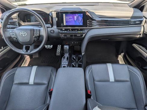 Used 2025 Toyota Camry SE FWD image 4