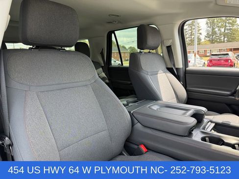 Used 2025 Ford Expedition Active AWD/4WD image 18