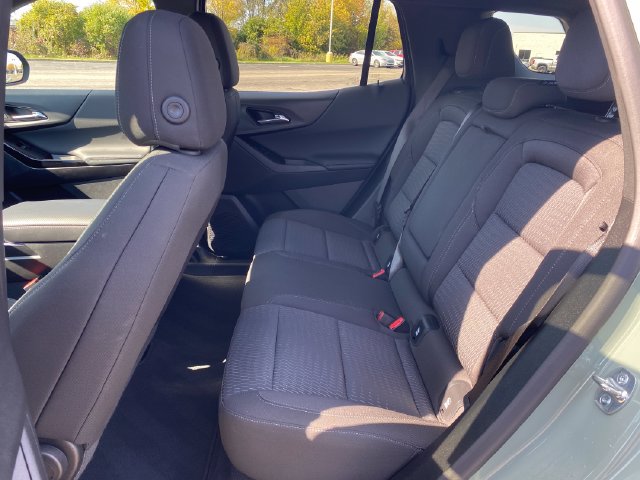 Used 2025 Chevrolet Equinox LT w/ Safety and Technology Package AWD/4WD image 19