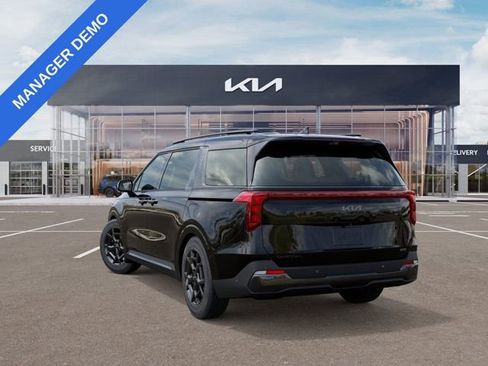 New 2025 Kia Carnival SX image 4