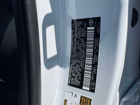 Used 2024 Toyota Prius Prime FWD image 25