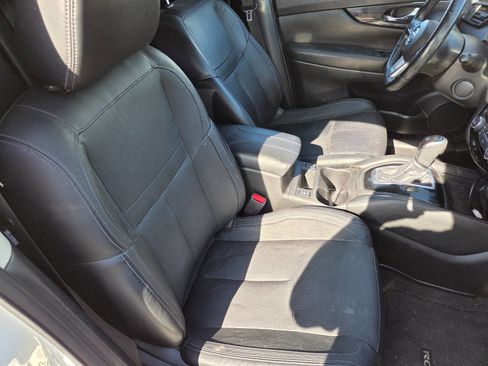 Used 2017 Nissan Rogue SL image 14