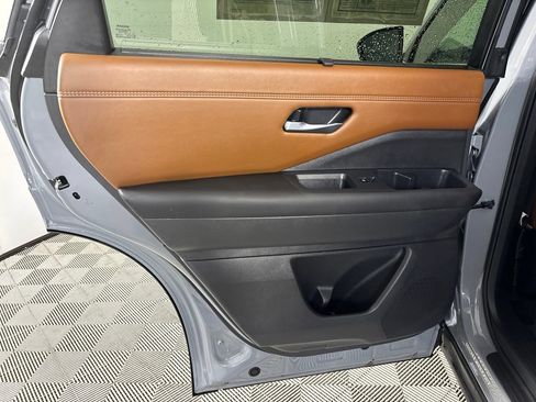 Used 2025 Nissan Pathfinder Platinum w/ Cargo Package FWD image 28