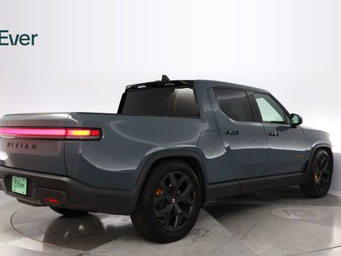 Used 2025 Rivian R1T Premium Tri AWD/4WD image 3