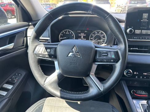 Used 2022 Mitsubishi Outlander SE AWD/4WD image 14