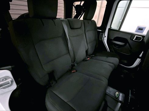 Used 2018 Jeep Wrangler Unlimited Sport S image 26