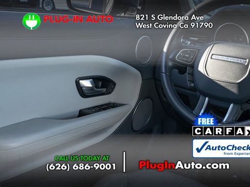 Used 2017 Land Rover Range Rover Evoque SE image 13