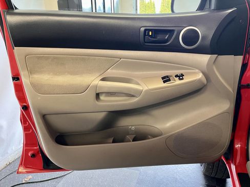 Used 2006 Toyota Tacoma PreRunner image 16