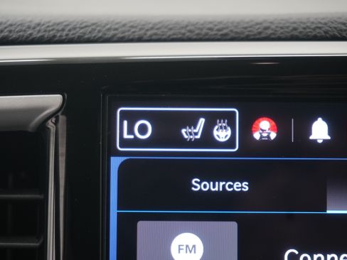 Used 2023 Chrysler Pacifica Touring-L FWD image 22