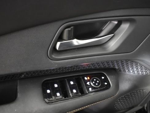 Used 2023 Nissan Ariya FWD image 8
