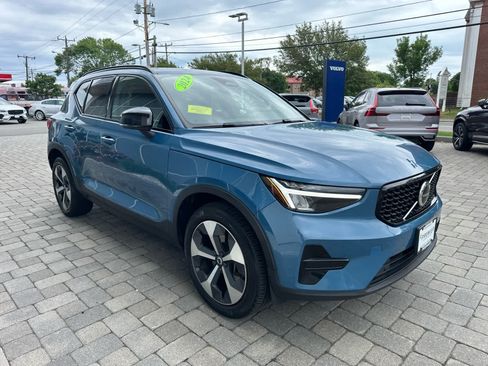 Used 2024 Volvo XC40 B5 Core w/ Protection Package Premier AWD/4WD image 43