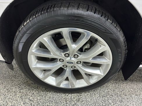 Used 2018 Ford Expedition Limited w/ Equipment Group 302A image 11