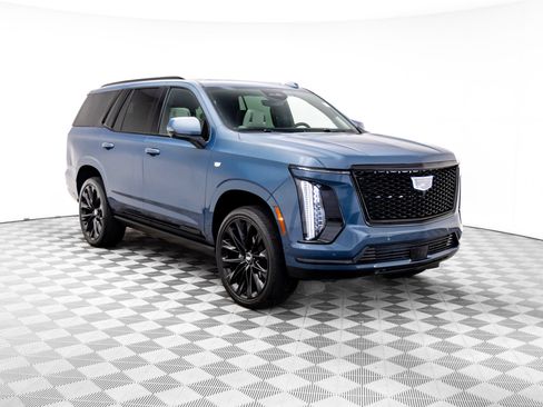 Used 2025 Cadillac Escalade Sport Platinum w/ LPO, ONYX Package AWD/4WD image 7