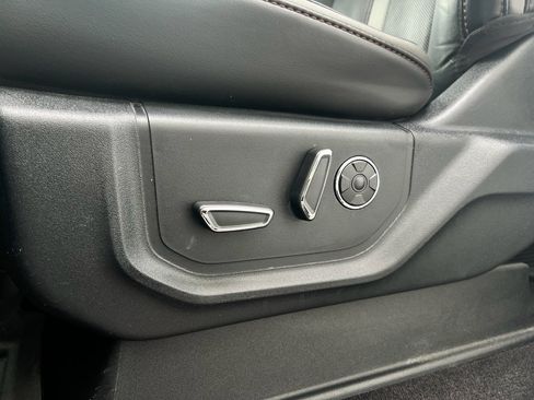 Used 2019 Ford F150 Platinum w/ Equipment Group 701A Luxury image 12