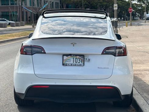 Used 2021 Tesla Model Y Performance AWD/4WD image 4