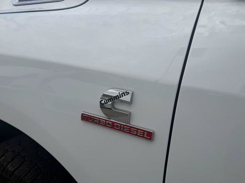 Used 2022 RAM 2500 Tradesman w/ Chrome Appearance Group AWD/4WD image 10