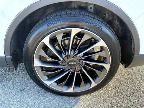 Used 2023 Lincoln Aviator Reserve w/ Equipment Group 201A AWD/4WD image 26