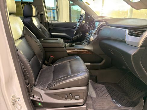 Used 2019 GMC Yukon SLT image 25