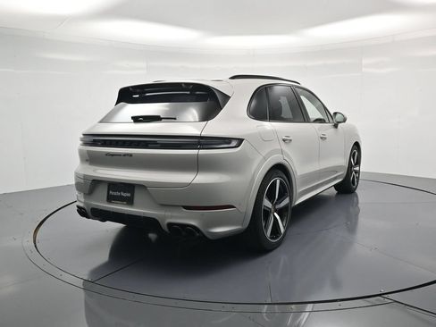 Certified 2026 Porsche Cayenne GTS AWD/4WD image 48