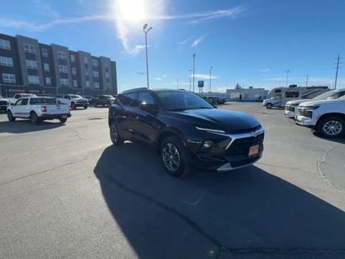 Used 2023 Chevrolet Blazer LT w/ Convenience Package image 2