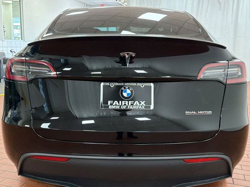 Used 2023 Tesla Model Y Performance image 9