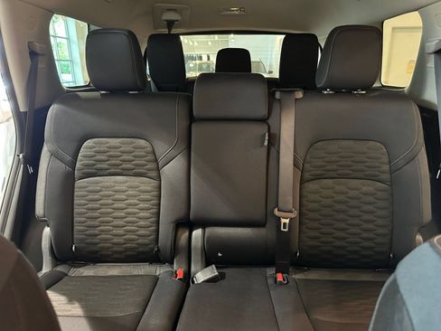Used 2025 Nissan Pathfinder SV FWD image 40