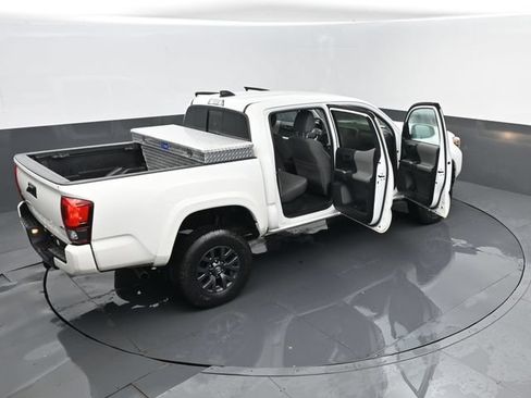 Used 2022 Toyota Tacoma SR5 w/ Technology Package AWD/4WD image 25
