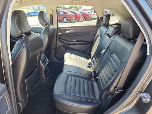 Used 2018 Ford Edge SEL w/ Equipment Group 201A AWD/4WD image 10